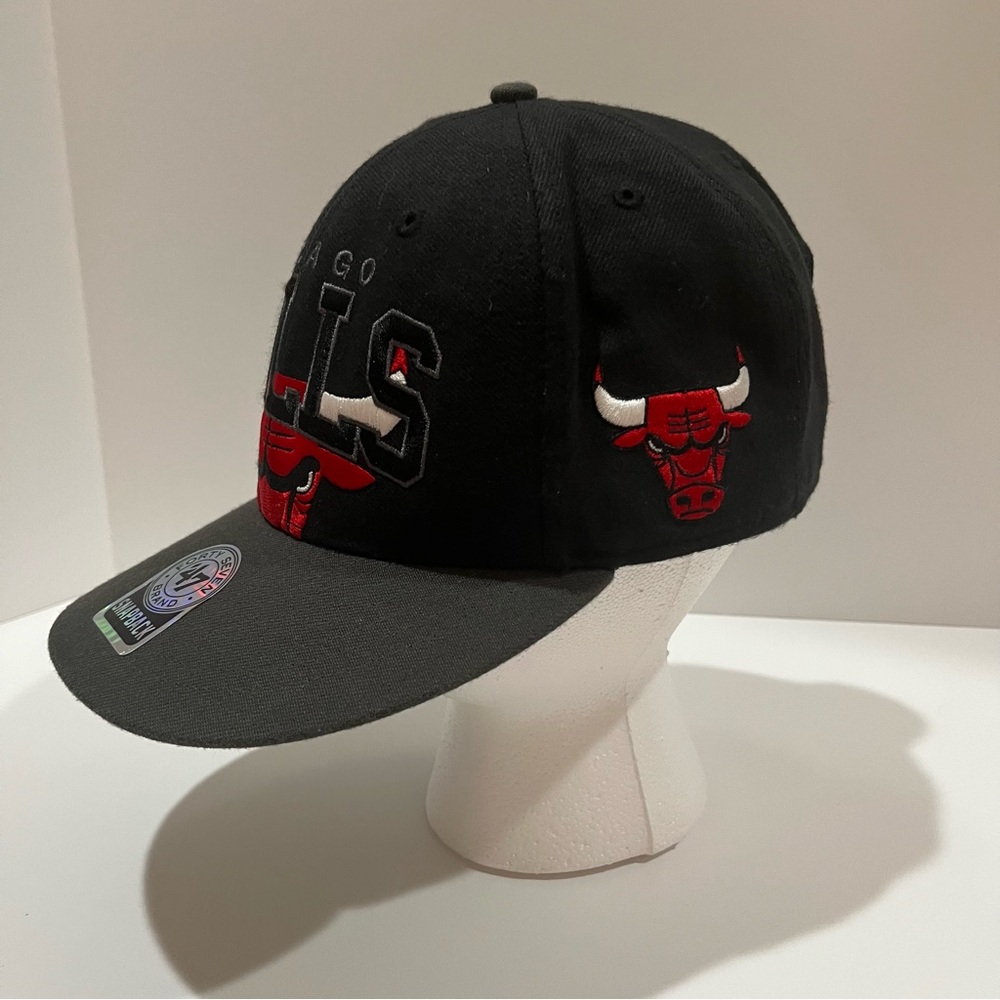 Chicago Bulls ‘47 Brand Snapback Hat Black‎ Red Grey NBA Adjustable Cap NWOT - Picture 4 of 11